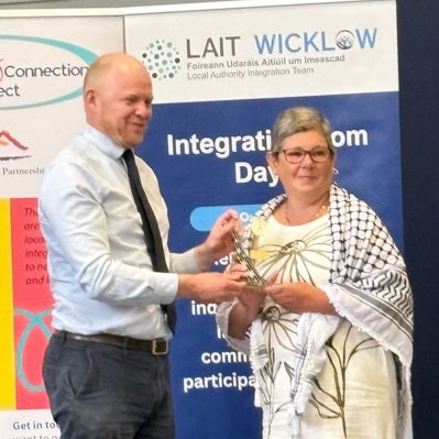 Bernieadufe's tweet photo. #NewProfilePic I know I’m doing right when I receive another award for my work with asylum seekers. Thank you Dignity Partnership ✊
I don’t volunteer for awards I do it to make life easier for asylum seekers in Ireland. https://t.co/5JKZyBe2hv