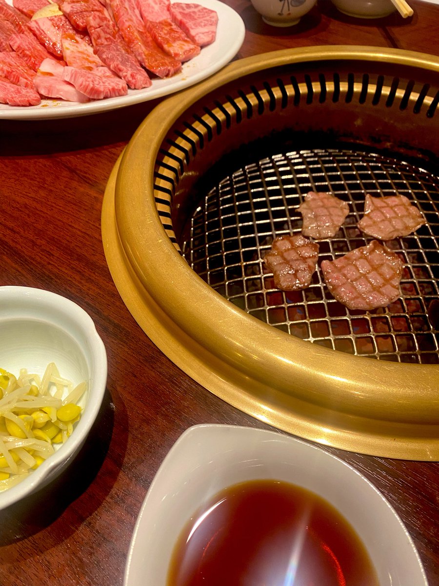 AyuChq___'s tweet photo. 焼肉きたぁ(∩ˊᵕˋ∩)･* https://t.co/JwTZwiaMfh
