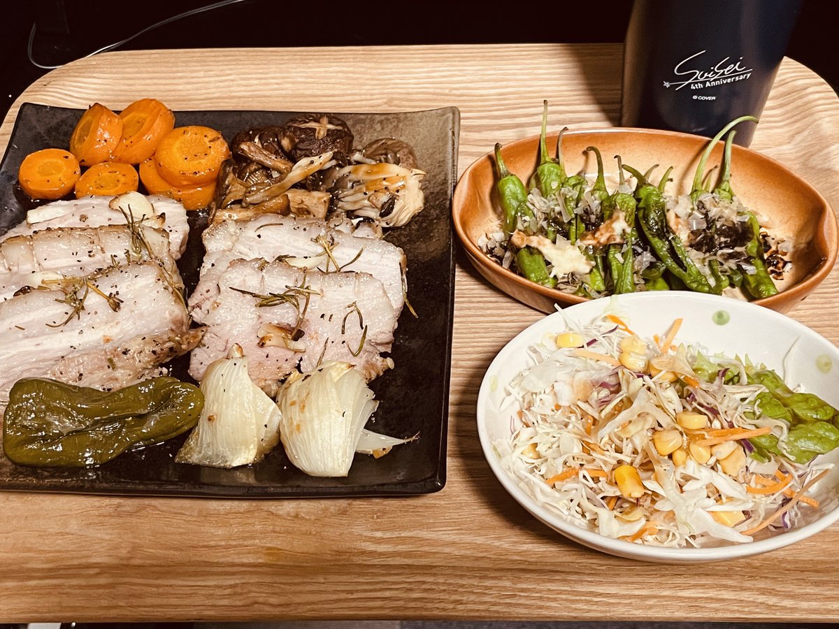 RinRingRun's tweet photo. 準備してオーブンでほっとくだけなオーブン料理に、最近可能性を感じています🍷 https://t.co/0e8g8a3rsh