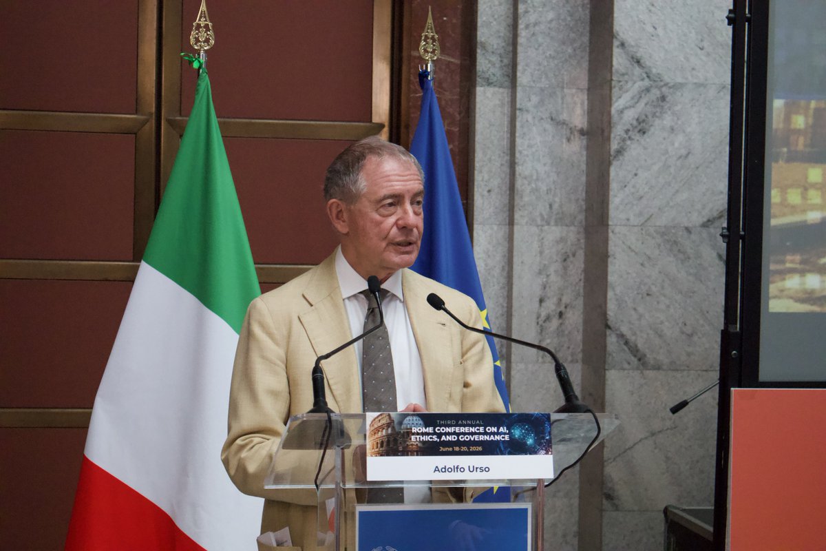 adolfo_urso's tweet photo. L’#IntelligenzaArtificiale è una sfida del presente, e l’Italia vuole affrontarla da protagonista.

Per questo abbiamo contribuito alle regole europee sull’IA e siamo stati tra i primi Paesi a dotarci di una normativa nazionale dedicata, con una visione chiara: l’innovazione deve essere al servizio della persona.

A questa visione abbiamo dato strumenti concreti: oltre un miliardo di euro attraverso CDP per startup e innovazione, la Fondazione per l’IA a Torino e il consorzio italiano candidato alla Gigafactory europea.

L’Italia ha ora le condizioni per diventare un grande hub digitale europeo: posizione strategica, supercalcolo, data center e tecnologie quantistiche. La sfida è trasformare ricerca e innovazione in sviluppo industriale, senza rinunciare ai nostri valori.

È quanto ho evidenziato intervenendo alla terza edizione della Conferenza internazionale su Intelligenza artificiale, Etica e Governance Aziendale 2026, promossa da Libra Legal Partners