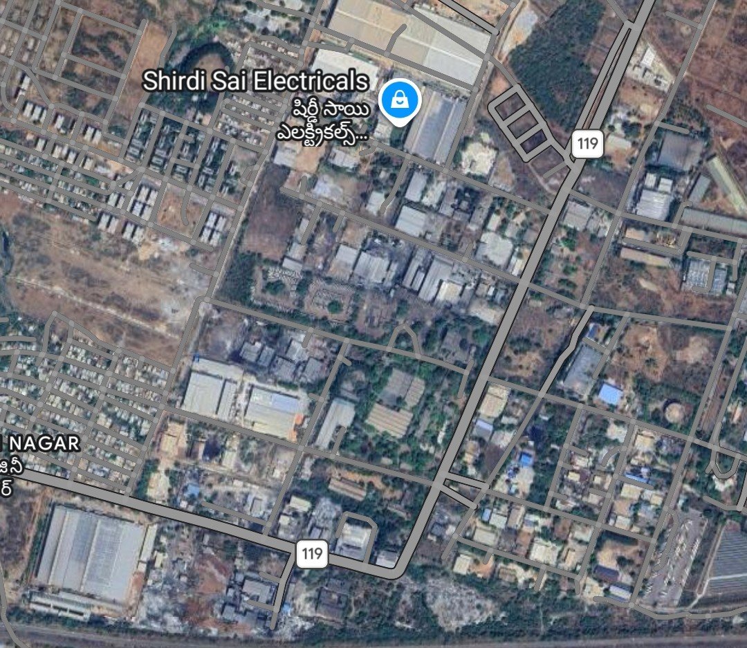 AndhraNexus's tweet photo. Kadapa City is now trending because of its stadium and you need to know rapidly growing industrial ecosystem in the city  

Kadapa is set to get a ₹2,500 crore Industrial Park at Kopparthy spread across over 3,000 acres.

Kadapa already hosts one of the three Electronic Manufacturing Clusters (EMCs) in Andhra Pradesh. Major companies operating in the Kadapa EMC include:

🔹️Dixon Technologies

🔹️CP Plus – India's largest CCTV camera manufacturing plant

🔹️Channelplay

🔹️Teckdome etc

The city also hosts one of India's largest transformer manufacturing facilities by Shirdi Sai Electricals. 

Many more industries have shown interest in investing, particularly in the Kopparthy industrial cluster.