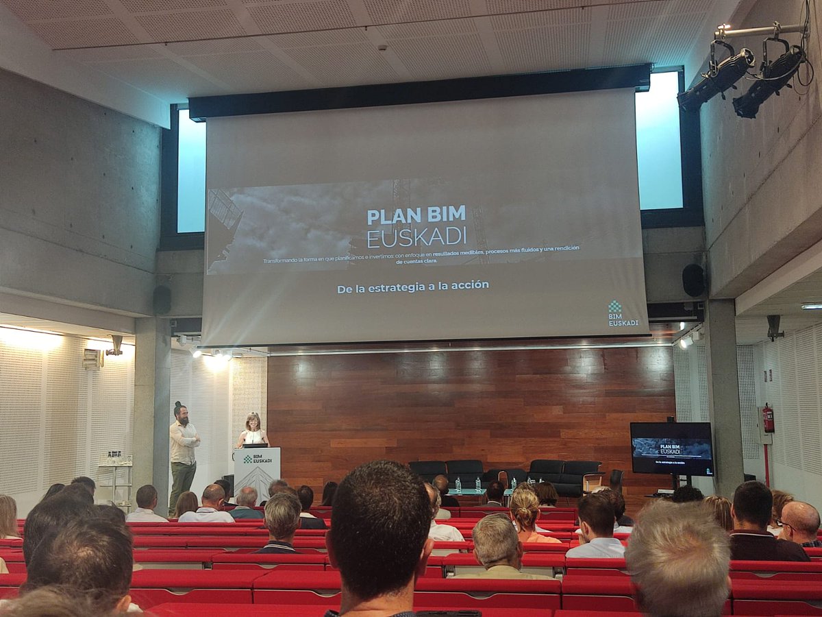 ClusterARIC's tweet photo. 📍Presentación del Plan BIM Euskadi en Donostia

Una jornada muy interesante para conocer avances, experiencias y retos en la implantación de BIM, una metodología que está transformando la forma de diseñar, construir y gestionar proyectos

#ARIC #BIM #Construcción #Digitalización https://t.co/s2zicAi8En