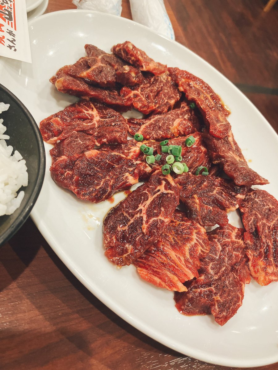 _sakura_vrc's tweet photo. 少し遅めの誕生日ディナー🥩🥩🥩 https://t.co/0TdoDMy5dN