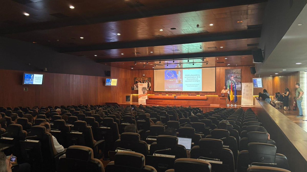 CICYTEX's tweet photo. 💯CICYTEX no podía faltar hoy a la Jornada "Extremadura LIDERa Ciencia e Investigación"🧬👩‍🔬
Un evento organizado por @industriaEXT y @FundecytPCTEX y donde hemos participado varios Centros de I+D extremeños para mostrar todo el potencial de esta Región🚀
https://t.co/ISxGZLPIBr https://t.co/gozY5XDBNF