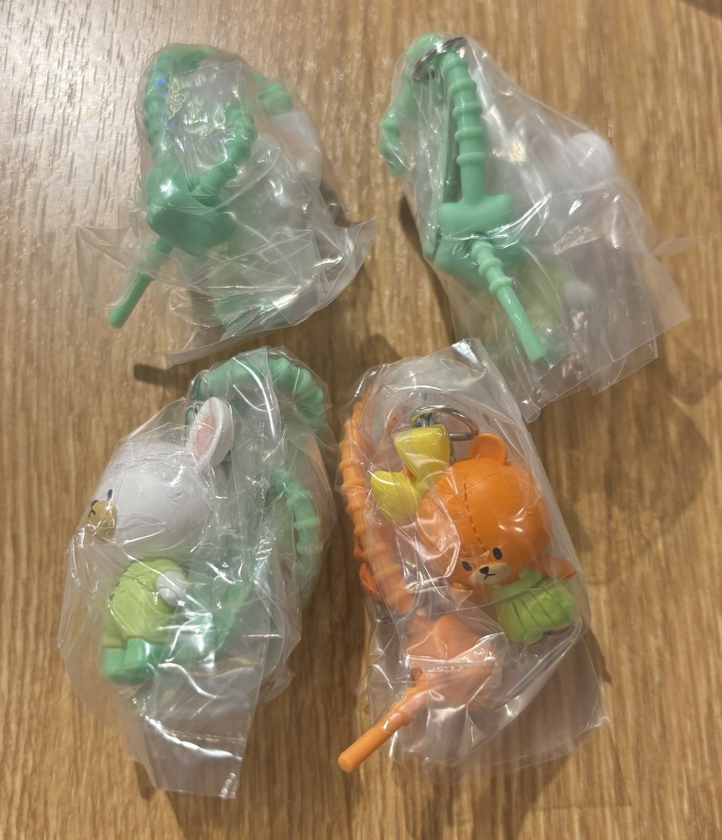 19951004jhtm's tweet photo. くまのがっこう　カラフルマルチチャーム　交換　買取

譲）デイビッド、ルル

求）ジャッキー、定価買取

交換のみ郵送◎
買取は大阪市内手渡し https://t.co/z81jns5F9j