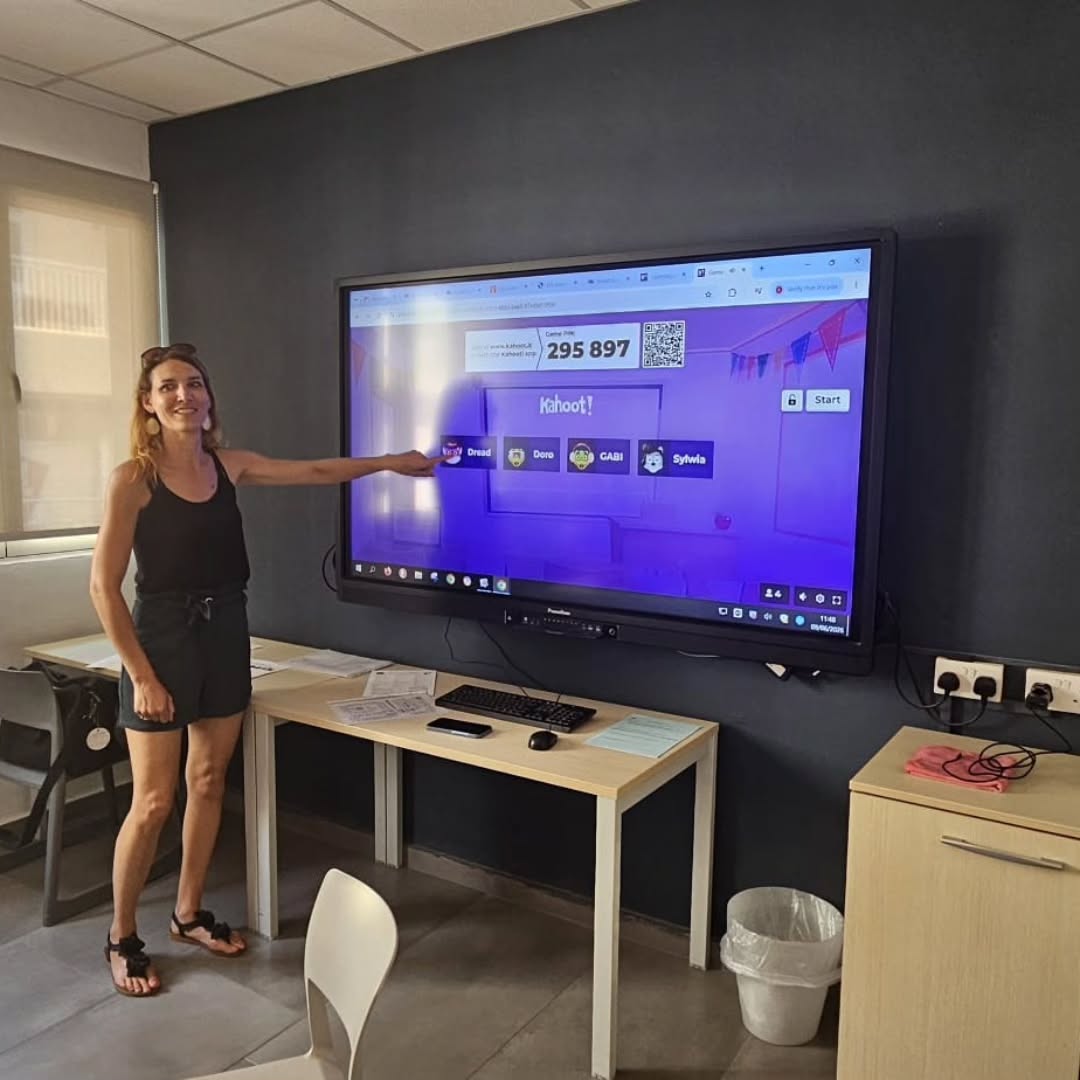 DSDEN70's tweet photo. 🇪🇺 #mobilité #Erasmus+ Deux professeures des écoles ont bénéficié d'une formation en immersion à Malte, grâce à l’engagement de la @DSDEN70, membre du Consortium BFC porté par la DRAREIC. @CatherineRidard  @acbesancon @NathalieAlber15 https://t.co/cD8Iku9Mkl