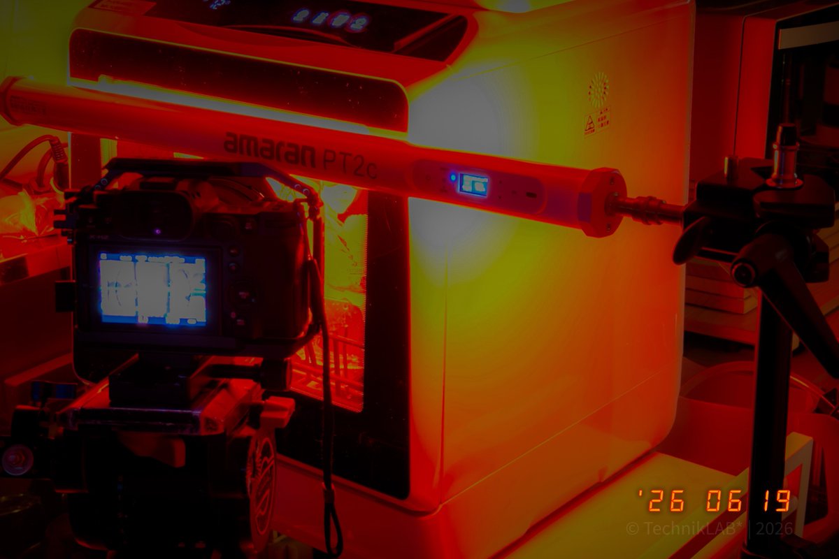 TechnikLAB's tweet photo. もう少々ぴりっとさせたくなって、どうしても素材追加したくなり、、暗さ狙いで急遽深夜撮影三昧〜照明機材大活躍にて候＜フルカラーLEDの恩恵享受（感激）多数の動的照明機能素晴らしい＞結局庫内も多々ディフューズしまくりだったりなんだりで（滝汗）諸々面倒ながらも面白追加撮影無事終了（阿保） https://t.co/rSnSKf6EMc