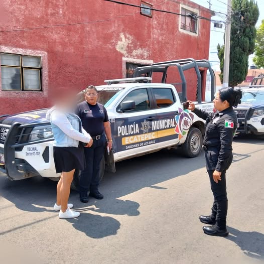 r24edomex's tweet photo. Autoridades de #Ecatepec informaron que realizan seguimiento mediante cámaras de #videovigilancia para localizar a un presunto agresor, tras el reporte de un caso de #AcosoSexual contra una #adolescente https://t.co/6f5D0mefty #reflexion24informativo #seguridad #Justicia #Edomex https://t.co/3sOFmy9vNT