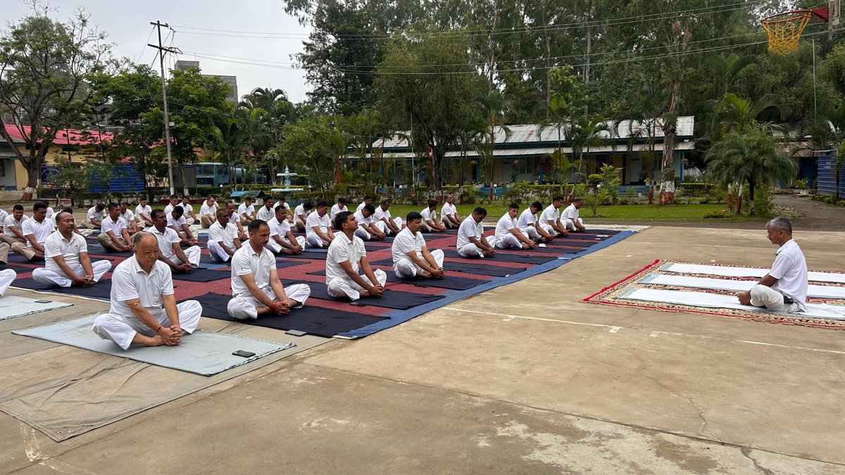 tiger69bn's tweet photo. Reflecting the spirit of Unity, Fitness and Mindfulness, #CRPF personnel of 69 Bn enthusiastically participated in the #100daysYogacountdown, activities for 12th International Day of Yoga 2026. https://t.co/LjqU9ViIG3