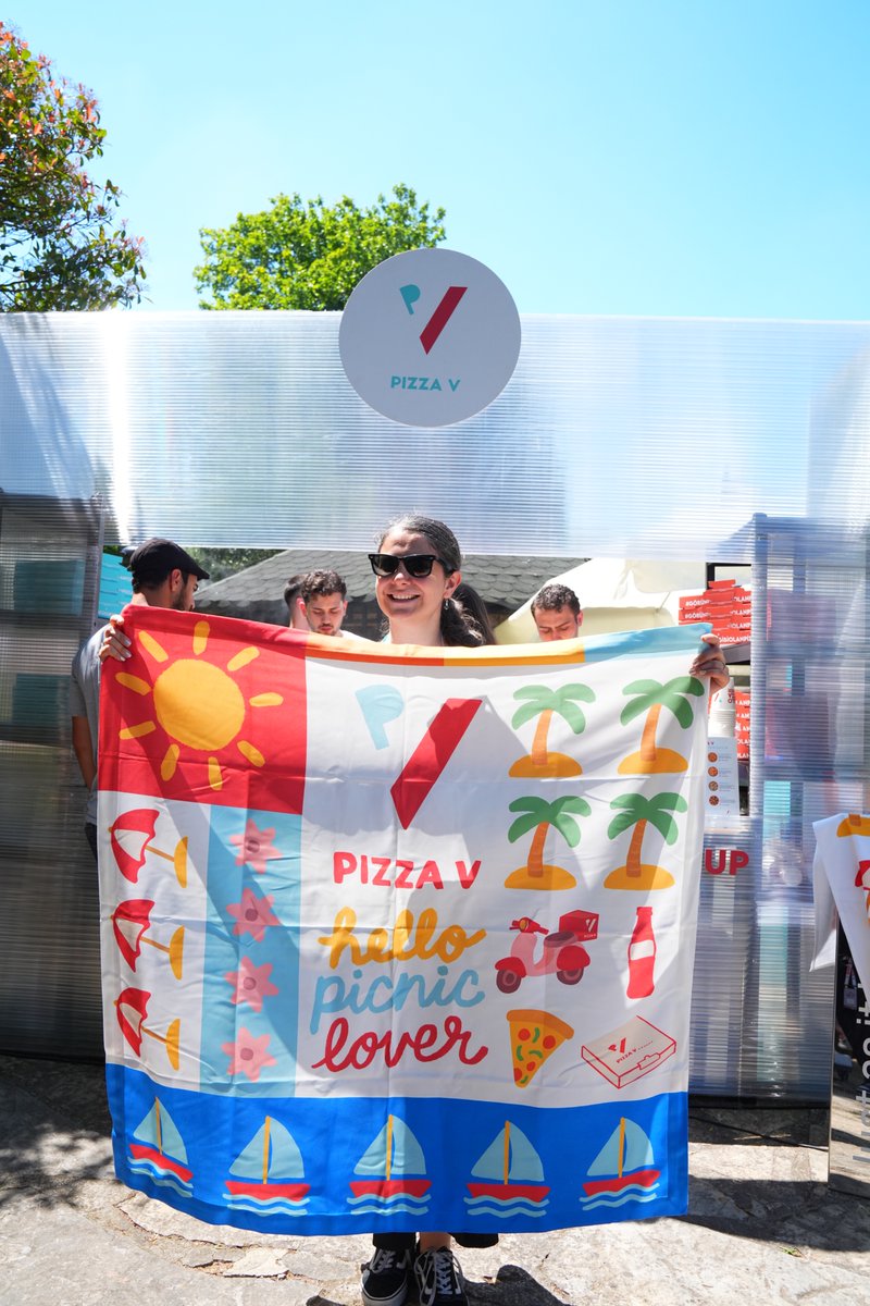 pizzavtr's tweet photo. Kurumsal etkinliklerinde aç kalan katılımcılar görmek istemiyorsanız biz buradayız.🍕😉

📸📍Geçtiğimiz hafta Pizza V Pop-up şubemizle katıldığımız @EmployerBrandST etkinliğinden birkaç kare.✌🏼 https://t.co/G0oFGu7pD6
