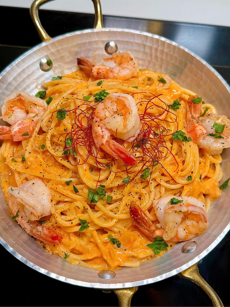 Xapek2808's tweet photo. 《《《Just a cozy weekday dinner: creamy tomato pasta with fresh basil  Perfect for winding down after work!》》》 https://t.co/sdGSfSkwwA