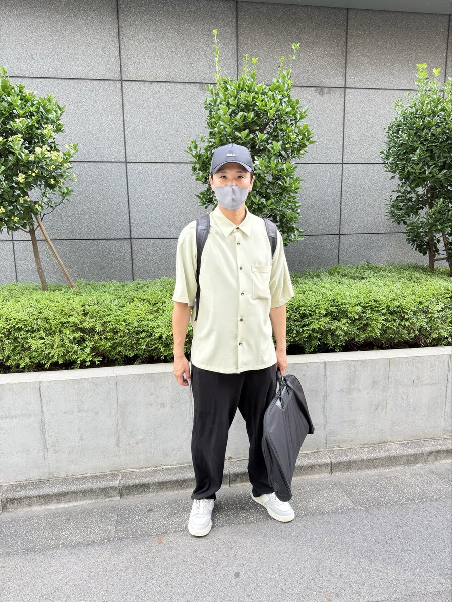 iden_taji's tweet photo. ←自分の今日の私服
見浦の今日の私服→

マジで勘弁してくれ。
もうさすがにわざとだろ！ https://t.co/gJXrQtS6vo