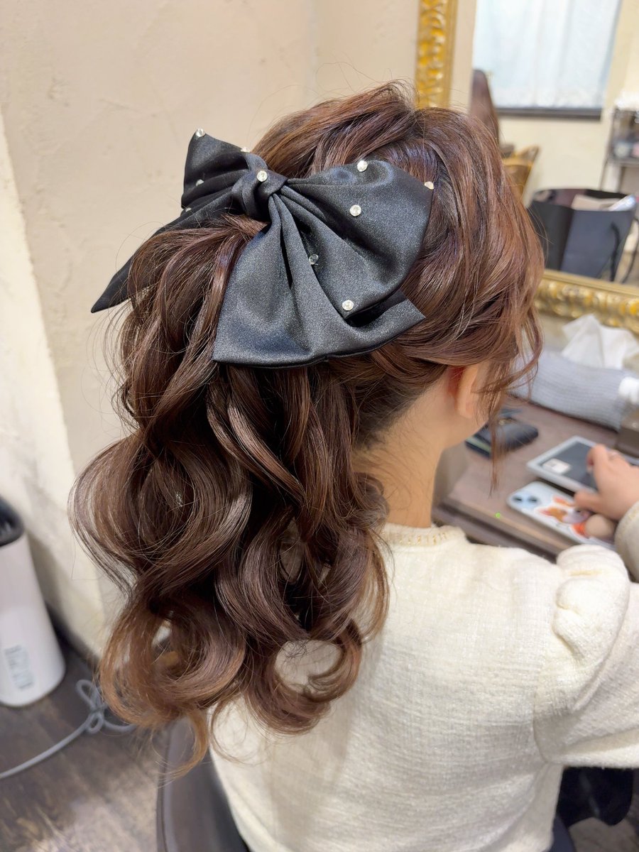 Setsalon_Ace's tweet photo. 色んなシーンでご予約可能なサロンです🤍🤍
#お呼ばれヘア　#推し活ヘアメ　#お仕事ヘア　#参列ヘアメ　#浴衣ヘア　#体育祭ヘア https://t.co/H8qOoGg9zP