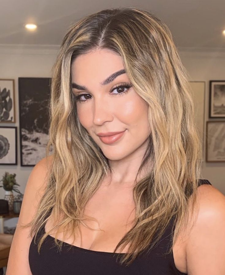 QueenOnAMic's tweet photo. i miss the blonde. https://t.co/j2zJcMmd1S
