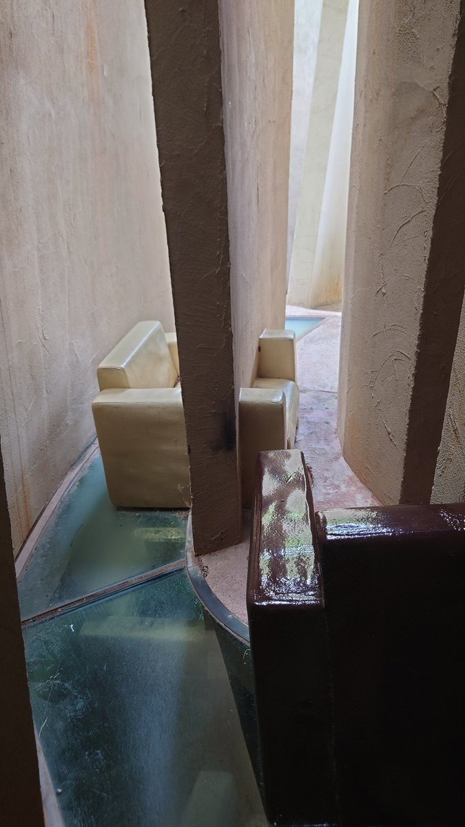 sarada_tw's tweet photo. おやすみなので養老天命反転地に来た
体感型アートなんだけど死を体感するとは思わなんだ https://t.co/KiEJGHWBq2