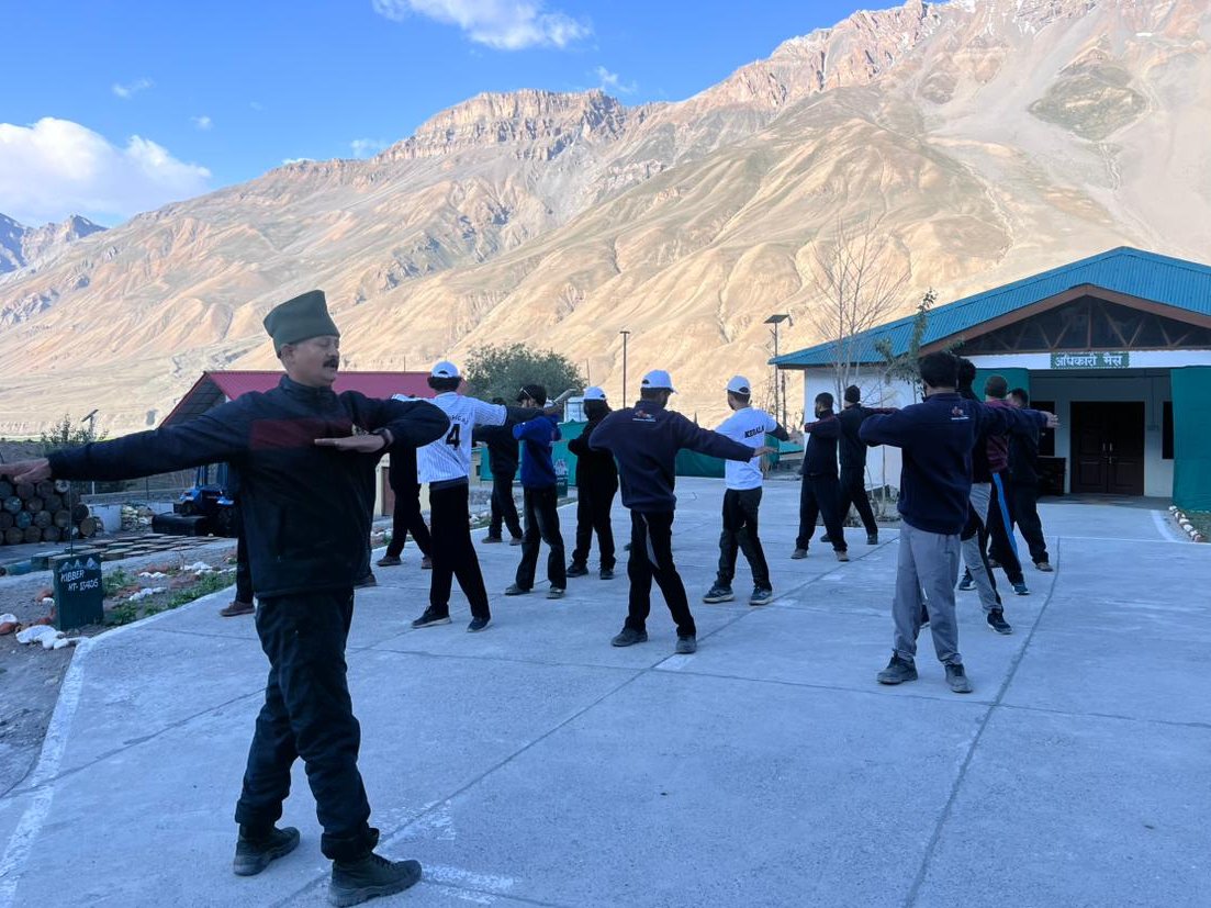 MYBharatHQ's tweet photo. Participants of #VVVP26 Phase-II in Kaza Khas, alongside ITBP personnel, came together for a yoga session under MY Bharat Yoga at Vibrant Villages.  

Promoting wellness, resilience, &amp; unity, the session celebrated holistic health ahead of #IDY2026.  

#YogaWithMYBharat https://t.co/HHT9vWyrWD