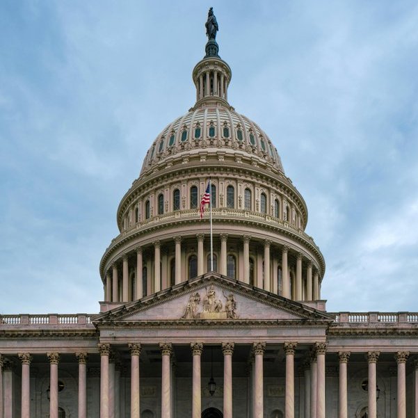 Steph_iscrypto's tweet photo. 🚨THIS IS CRAZY:

🇺🇸Elizabeth Warren warns the CLARITY Act could push $30,000,000,000,000+ into crypto and “BLOW UP the U.S. economy.” https://t.co/HmiWK32sRE