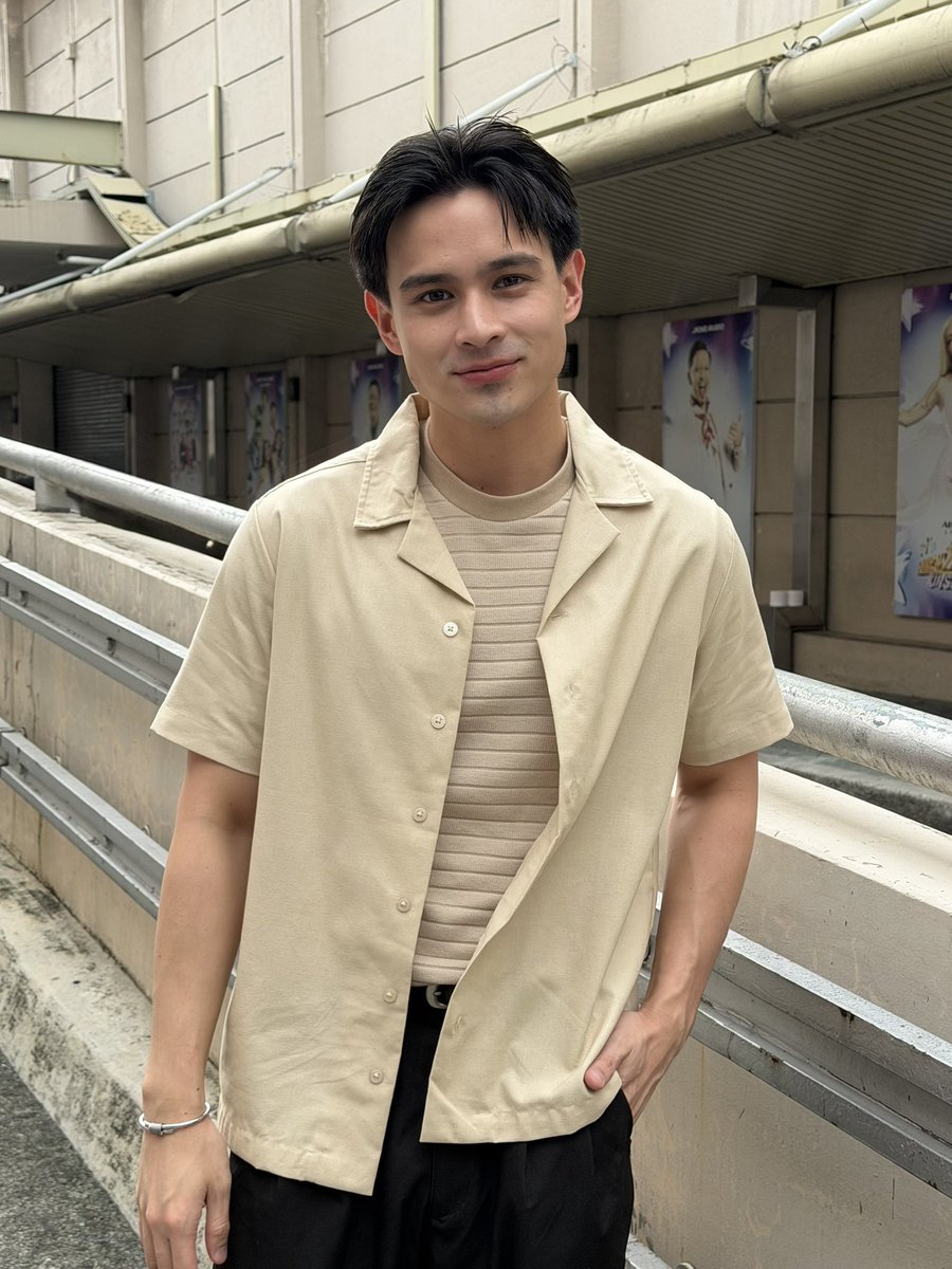salvanyyy's tweet photo. gwapo, matangkad, mestizo, matalino, atenistang na may kanal humor, mayaman, afam, level headed, may respeto, understanding, maalaga at downbad kay gf https://t.co/msDJCIJAE3