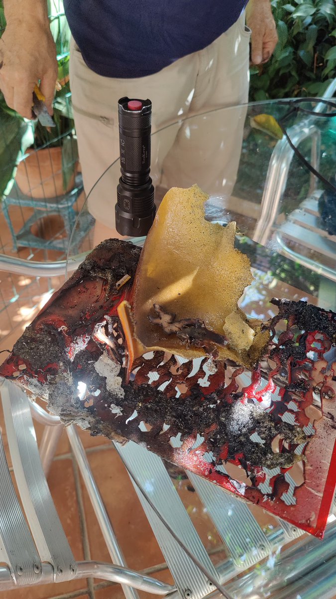 mysticrona's tweet photo. Hilo: Nuestra máquina láser ha salido ardiendo🔥... después de este año de fracasos ha sido el remate... Dokomi fue una experiencia que ya os contaremos, hasta hemos perdido un puesto de trabajo, por pura casualidad... si no recaudamos suficiente podriamos cerrar la tienda 😔👇 https://t.co/qfABDrRgr5