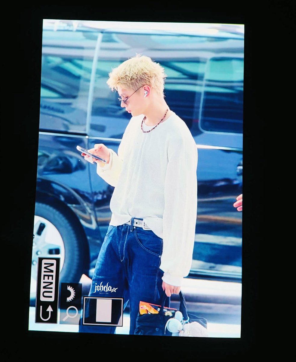 Johda_0818's tweet photo. 260619 👓

#JAMES #제임스
#CORTIS #코르티스 https://t.co/yElhxQdp9U