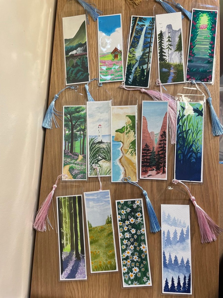 logronojoven's tweet photo. 🖋️Taller de marcapáginas 🆓
🗣️Se pinta sobre acuarelas sobre papel. Se ponen hilos decorativos y se añade un plus de olores al gusto de cada uno
🗓️2 de julio 17:30h.
📍La Gota de Leche
✅Jóvenes de 16 a 35 años
✍️ℹ️https://t.co/QUPcxpB9kP 
#BarulloFest #Logroño @AytoLogrono https://t.co/OXCU9T6Le0