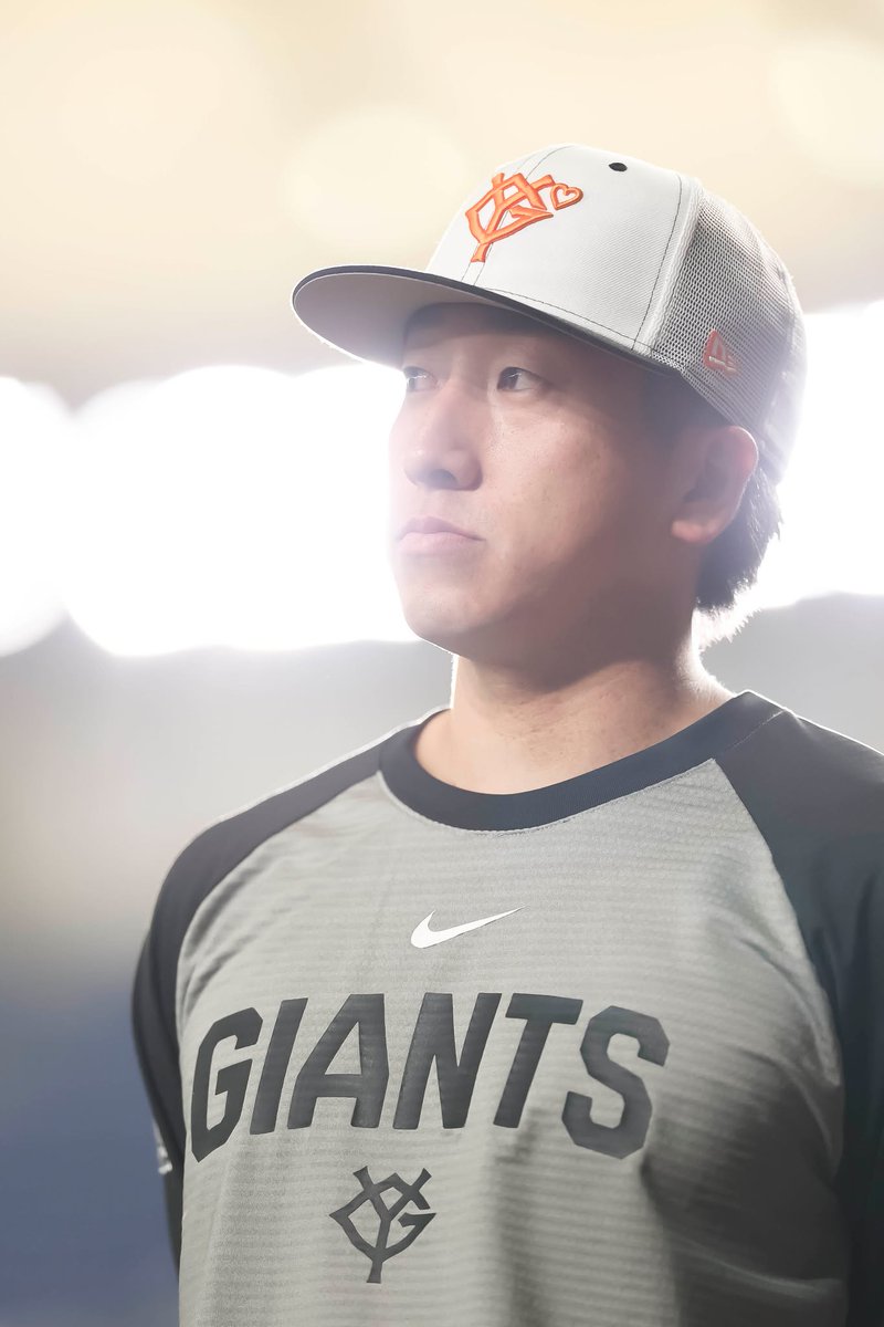 TokyoGiants's tweet photo. 【一軍】巨人 vs 中日
東京ドーム🏟
18時試合開始⚾

#NEWERA®× #BASICKS とのコラボレーションしたプラクティスキャップを、本日の練習からチームが着用しています🧡
https://t.co/JwOsvMQwX3 https://t.co/3AN7u4QeD1