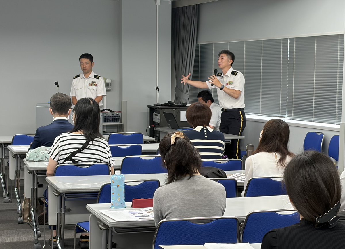 mod_kitakanDB's tweet photo. ６月１８日、日本医薬品卸勤務薬剤師会埼玉県支部の依頼により、防衛省・自衛隊の災害派遣をテーマに講師派遣を実施しました。質疑応答も活発に行われるなど、大いに盛り上がった講演となりました。
当局では、防衛省の政策、自衛隊の活動を紹介する講師派遣を行っています。
https://t.co/03J8UP1LDa https://t.co/SZg4nK9jcw