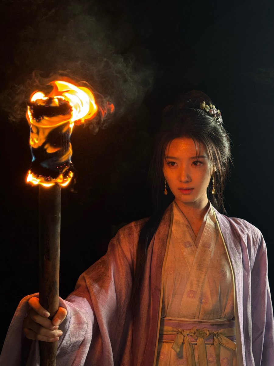 for0927x's tweet photo. 260619 Assistant 噜噜哈嘿 Weibo update

“The wrap-up special brought tears to my eyes. During the 144 days I spent with Nan Yi, I saw her growth step by step-

#LuYuxiao #卢昱晓
#DancingWithTheTide #何不同舟渡 https://t.co/WbH5k9eTQJ