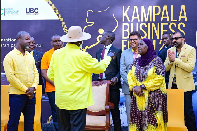 UGFreshupdates1's tweet photo. President Yoweri Museveni has strengthened Uganda’s regional trade position through infrastructure and policy initiatives that facilitate commerce with neighboring countries. #WhyUgDecidedM7 https://t.co/NMPraX6USP