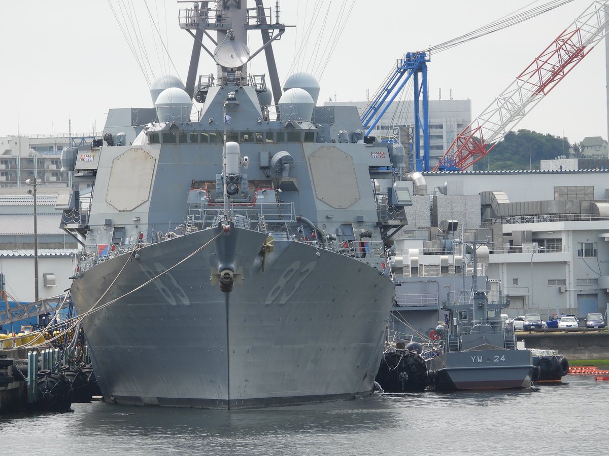 shark_ishi's tweet photo. 水船24号(YW-24)、海自の支援船がなぜか米軍側に出勤
「ハワード」「プレブル」「マクキャンベル」に真水を補給か https://t.co/ngmohSWTGe