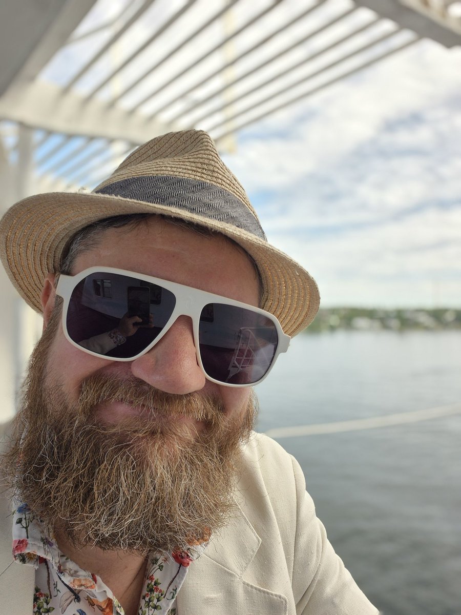 putki's tweet photo. Viisyx. Minä elän! #miestikkari https://t.co/d5BJYzwYPN