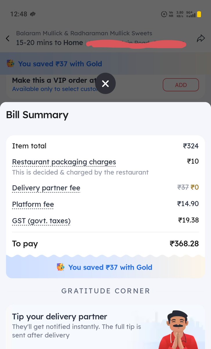 meSneho's tweet photo. @Swiggy @SwiggyCares you guys are absolute chors!!! It's raining in Kolkata, you charge a premium... That's okay. But what's a GST on that additional premium charge too? How you loot customers!
The exact same order on @zomato @zomatocare has no premium charge!! https://t.co/NzLbwme47G