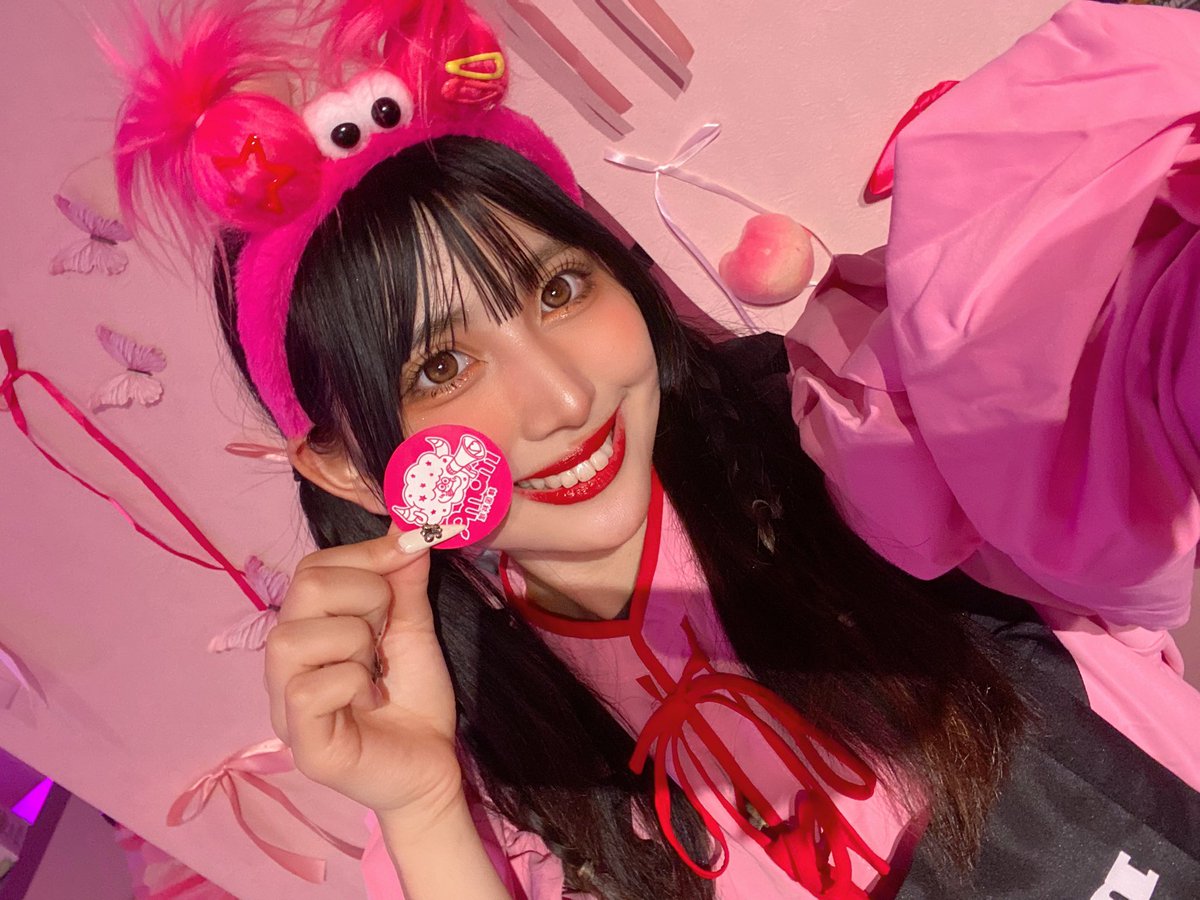 momo ※同じ名前の方いるのでご注意ください momoいるヨー！⭐️🍑 ノベルティかわちい♡ #カムサmomoニダ ！！