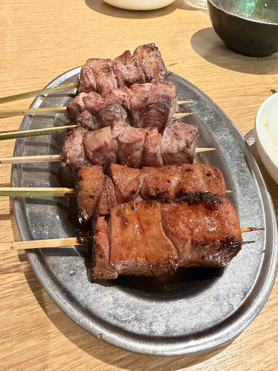 3_8chan's tweet photo. どーーーーしても焼鳥が食べたくて午後休→やきとん→焼鳥→ハーブスで締めた、最高 https://t.co/kGC9I2LbP3