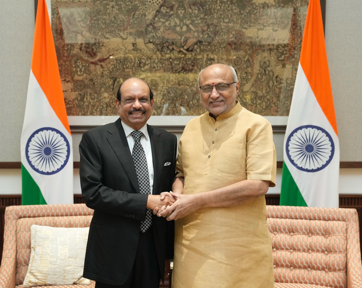 Yusuffali_MA's tweet photo. It was a great honour to meet &amp; interact with Shri. C. P. Radhakrishnan, Hon’ble @VPIndia at the Vice-President Enclave, New Delhi. https://t.co/UnVznA1O1R