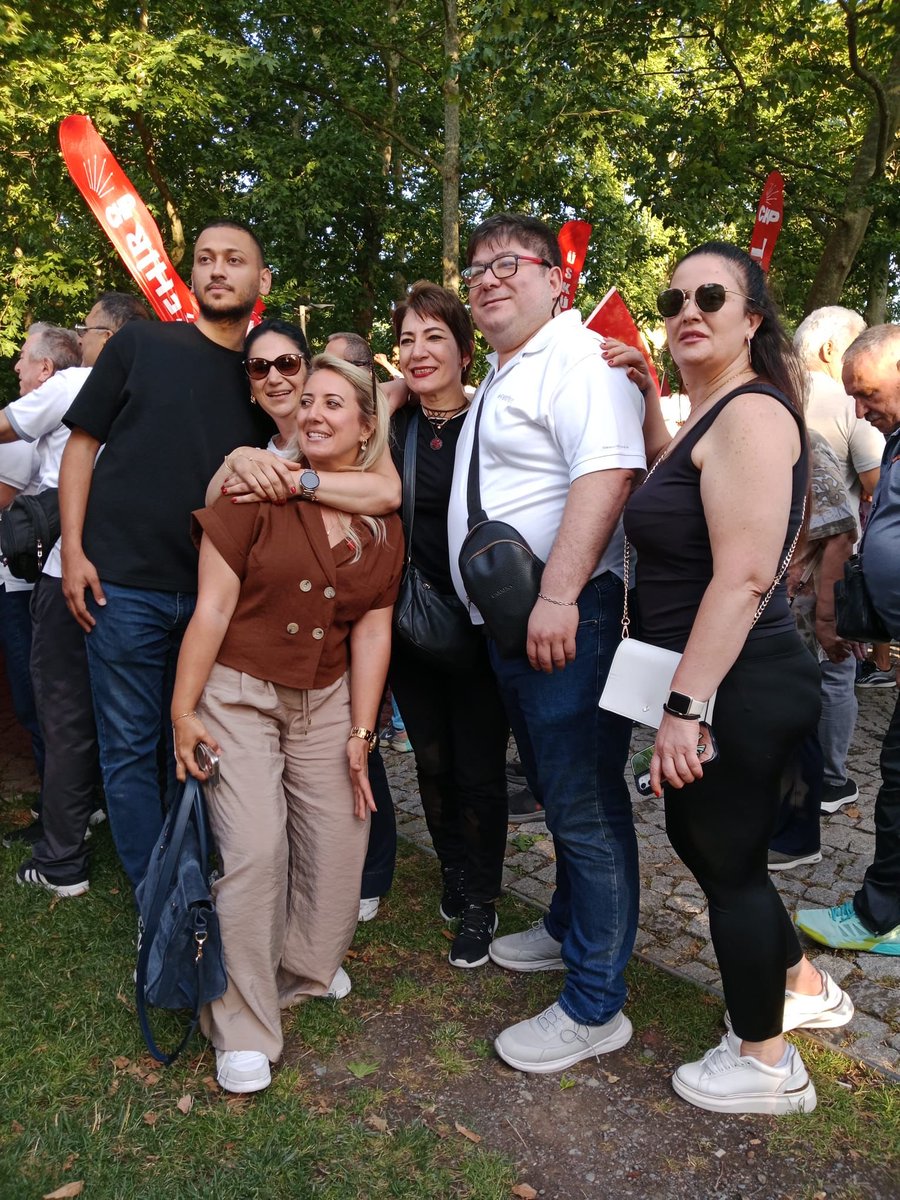 YeniPartiSite's tweet photo. Dün Beykoz’da halkımızla birlikte yürüdük.

Site Mahallesi olarak Genel Başkanımız Özgür Özel’in, İl Başkanımız Özgür Çelik’in ve İlçe Başkanımız Metin Demirbilek’in öncülüğünde gerçekleştirilen yürüyüşte yerimizi aldık. + https://t.co/WT6fQKhSxN