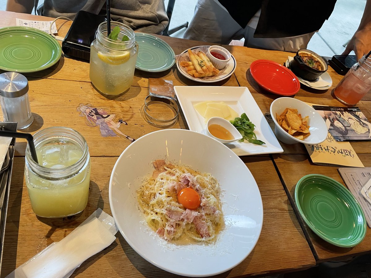 Gelato_iceofice's tweet photo. 立川で応援上映前に腹ごしらえ！
with蓬莱Family 

#超かぐや姫 https://t.co/KE5G8OdS5s