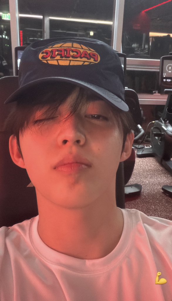 _wonuwo's tweet photo. seungcheol gym selca kahapon
mingyu gym pic naman ngayon

pasarap gusto? awa sa carats wala? https://t.co/RPMrlmMEtF