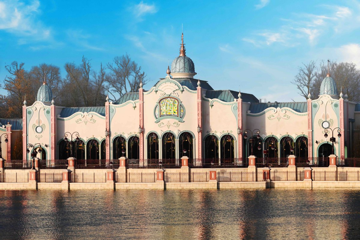 DLPNewsEN's tweet photo. 🏛️ Did you know that Art Nouveau is at the heart of Adventure Way’s design at Disney Adventure World?

Inspired by Europe’s iconic gardens and the elegance of Paris’ Belle Époque, discover how Imagineers used this artistic style as the unifying thread throughout Adventure Way ⤵️ https://t.co/22GcbnvozK