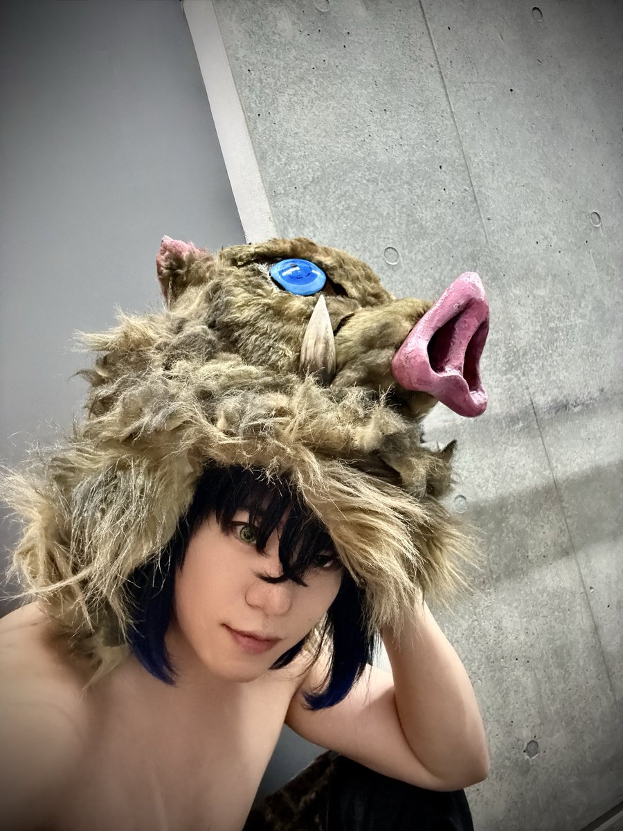 satoyugodesu's tweet photo. #舞台鬼滅の刃

本日も1公演ありがとうございました。

今回は上裸仲間が増えたので、控え室で上着を着てなくても馴染んでいます。 https://t.co/xXtiqfFTwh