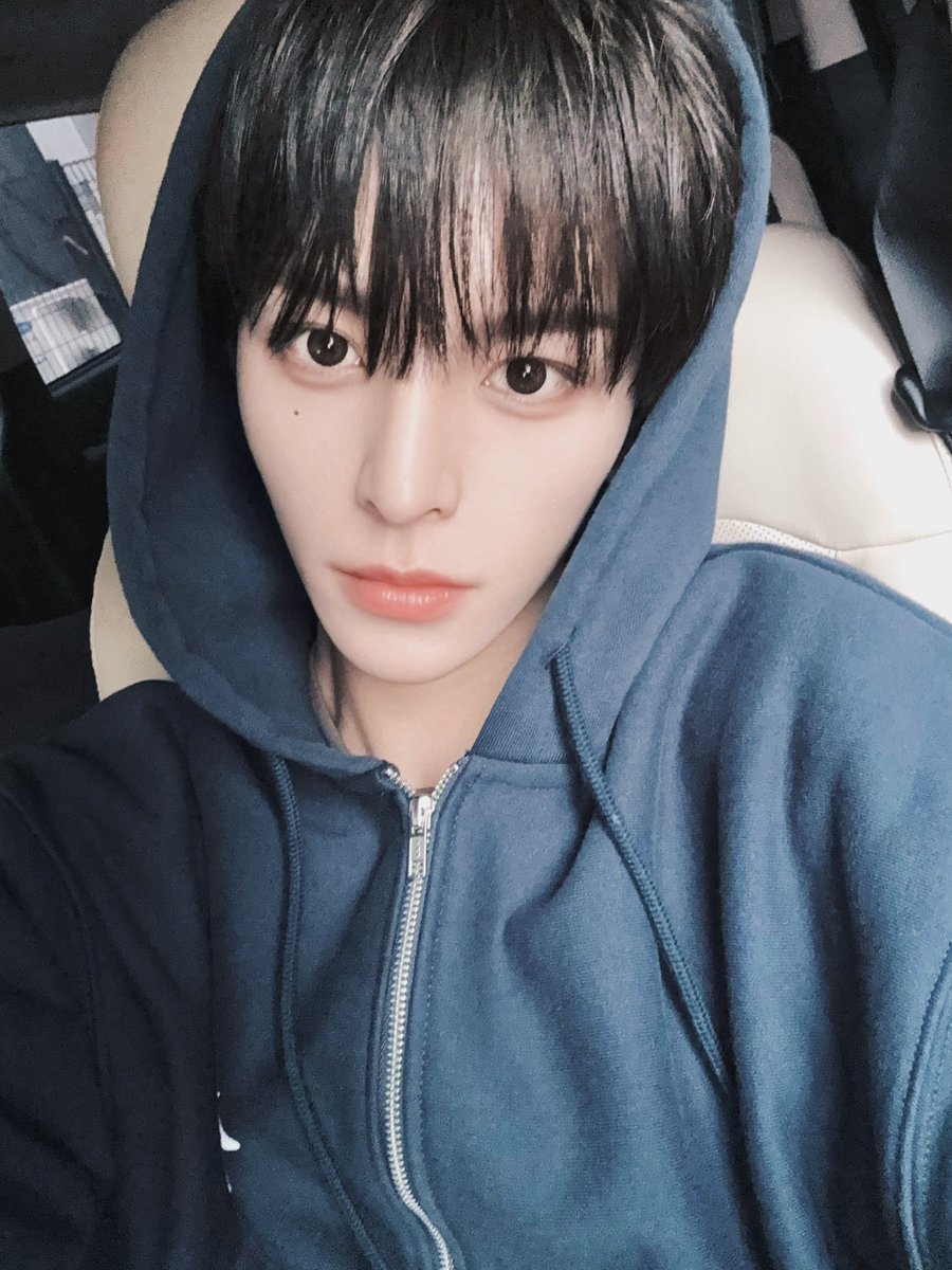 n_ssign's tweet photo. [SNS/PIC] 20260618 n.SSign Twitter Update

🧏🏻‍♂️🐬

#nSSign #엔싸인
#Laurence #로렌스 https://t.co/eGxqhQQuLe