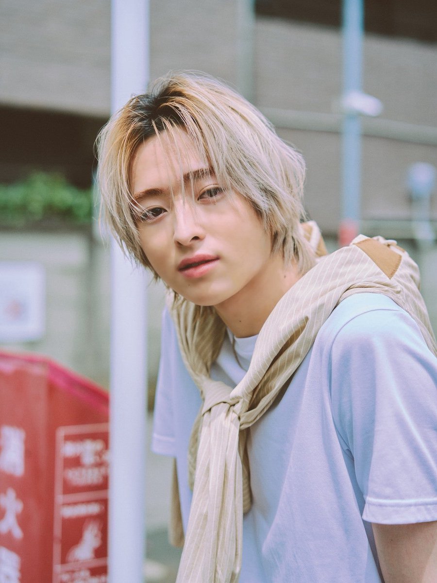 modelpress's tweet photo. 谷原七音、人生初金髪に大胆イメチェン✨

 “今しか見られない”貴重な姿で
「JUNON」8月号登場

📕6月22日発売
https://t.co/u0aafN8T7e

📝本人コメント
「髪色を変えるだけでこんなに知らない自分に出会えるんだ、と毎日楽しく金髪を満喫しています」 https://t.co/ughI4H3WaX