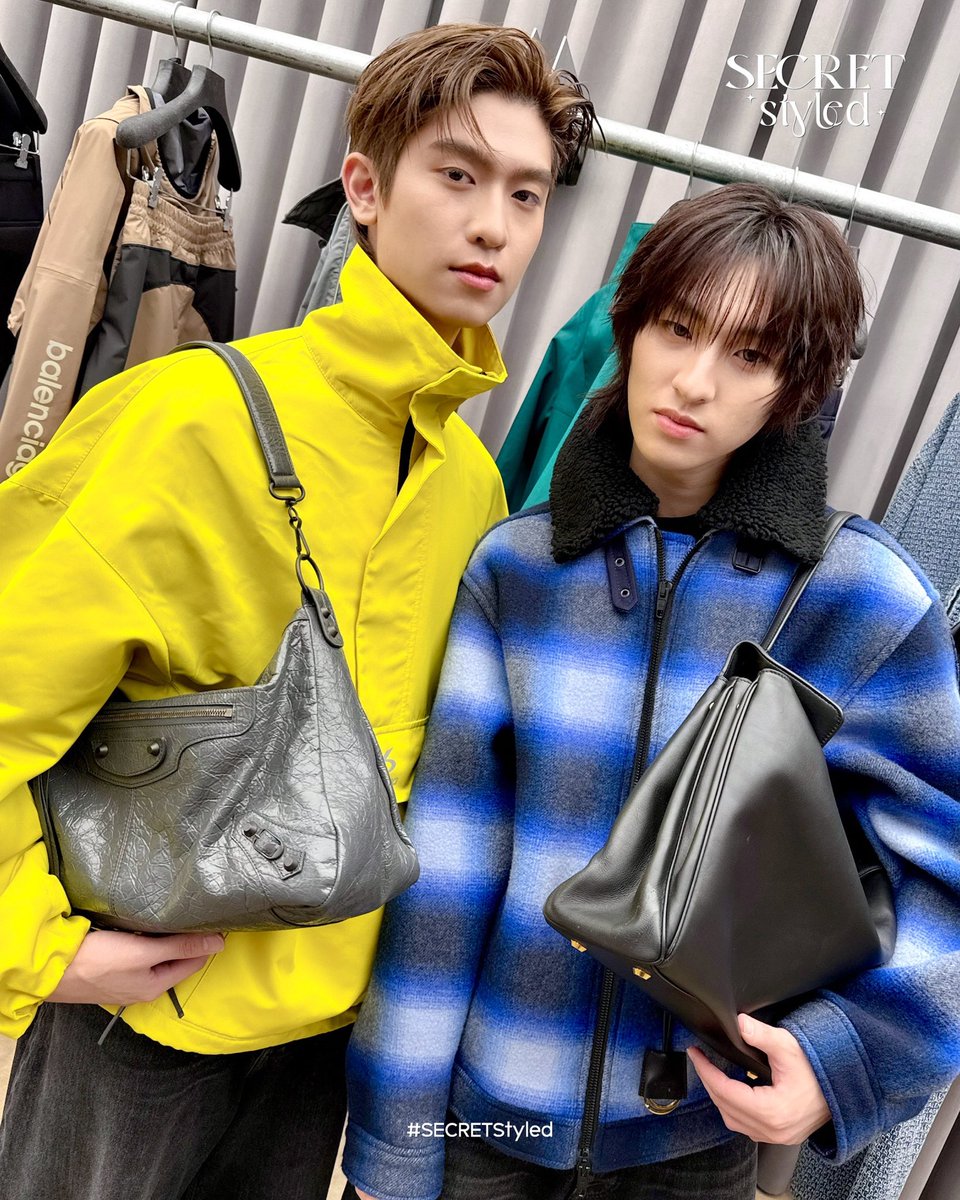 SECRET_Styled's tweet photo. #Balenciaga
#thomaskong 
#tthomastc #kongjiro

หล่อคูลเท่โดนใจ พบกับ 2 หนุ่มฮอต “โทมัส-ก้อง” ที่มาร่วมงานของ Balenciaga เปิดตัวคอลเล็กชั่น Fall 26 โดยครีเอทีพไดเรคเตอร์ Pierpaolo Piccioli อย่างเป็นทางการ ✨

ณ สโตร์ Balenciaga สาขา Siam Paragon โดยนำเสนอเสื้อผ้า ready-to-wear สำหรับสุภาพบุรุษและสุภาพสตรี พร้อมรองเท้า กระเป๋า และแอ็กเซสเซอรี่ต่างๆ ✨

#SECRETStyled