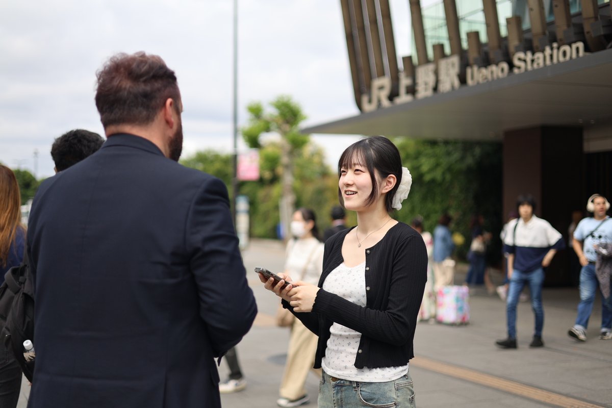 Kanda_KIFL's tweet photo. Kieran and the EIB team accompanied students around Tokyo as they interviewed inbound visitors. 
Kieran先生やEIBの先生たちが、ビジネスコミュニケーション科2年生を連れて上野・東京駅周辺へ✨外国人観光客への英語インタビューに挑戦🌍✨

#神田外語学院 #KIFL #ビジネスコミュニケーション科 https://t.co/eDmzwzeiRw