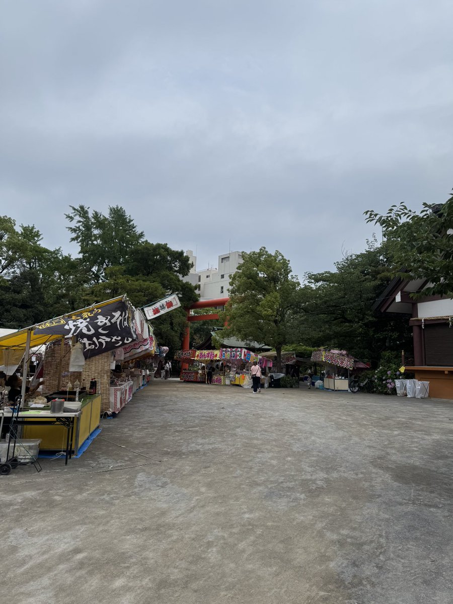 menyarihachi's tweet photo. 猛暑もあり今年から2か月前倒しになった山王祭。いつもなら8月で学生は夏休みで賑わっているのですが流石に祭りでも6月の平日昼過ぎだと人はいないですよね。 https://t.co/JrNJkJitRm