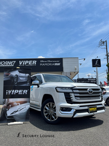 SL_NAGOYA's tweet photo. ランドクルーザー300にカーセキュリティインストールさせていただきました！
盗難の多い車種になります！まずは小さなところから盗難対策をしていきましょう！
#ランドクルーザー #ランドクルーザー300 #カーセキュリティ https://t.co/bTgitfGNU7