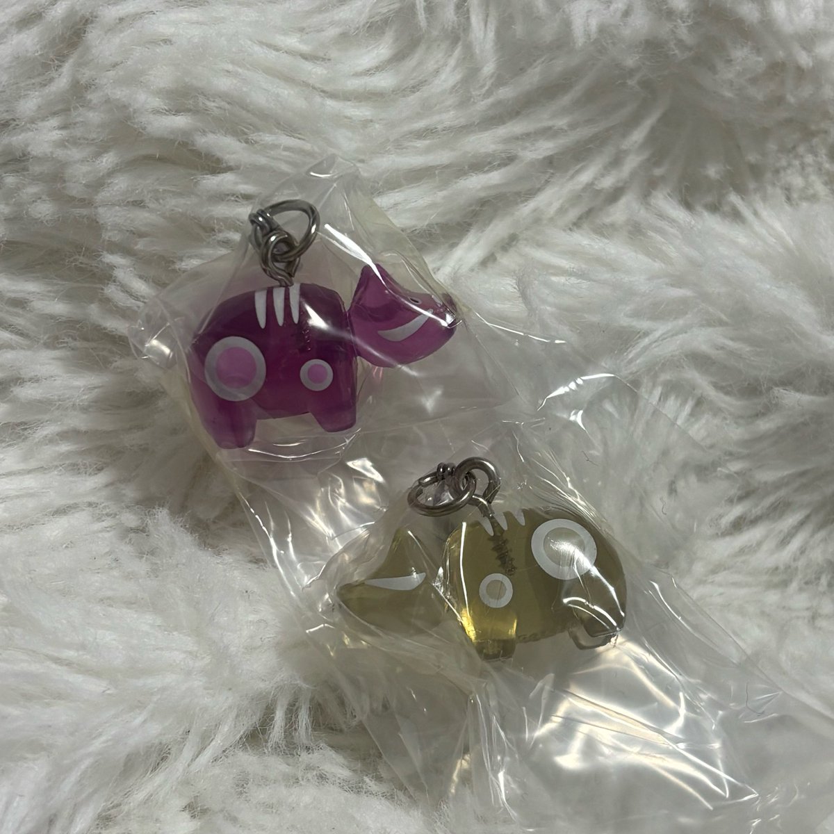 _kzmr02's tweet photo. 【 交換 】 カラフルべこのめじるしアクセサリー ぱすてるからー ガチャガチャ

譲 ) pink yellow
求 ) blue green white

⚠️ビーズタイプではなくぱすてるからーver.です⚠️

カプセル・リーフレットなし、郵送希望📮
お気軽にリプライください💌 https://t.co/90N9usLtN1