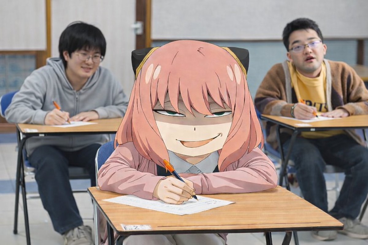 hoshiMARCH's tweet photo. 【アーニャ最大の誤算】
アーニャ後ろの浪人生の心読んで共テ無双するます❗️ https://t.co/uvphEUrxE8