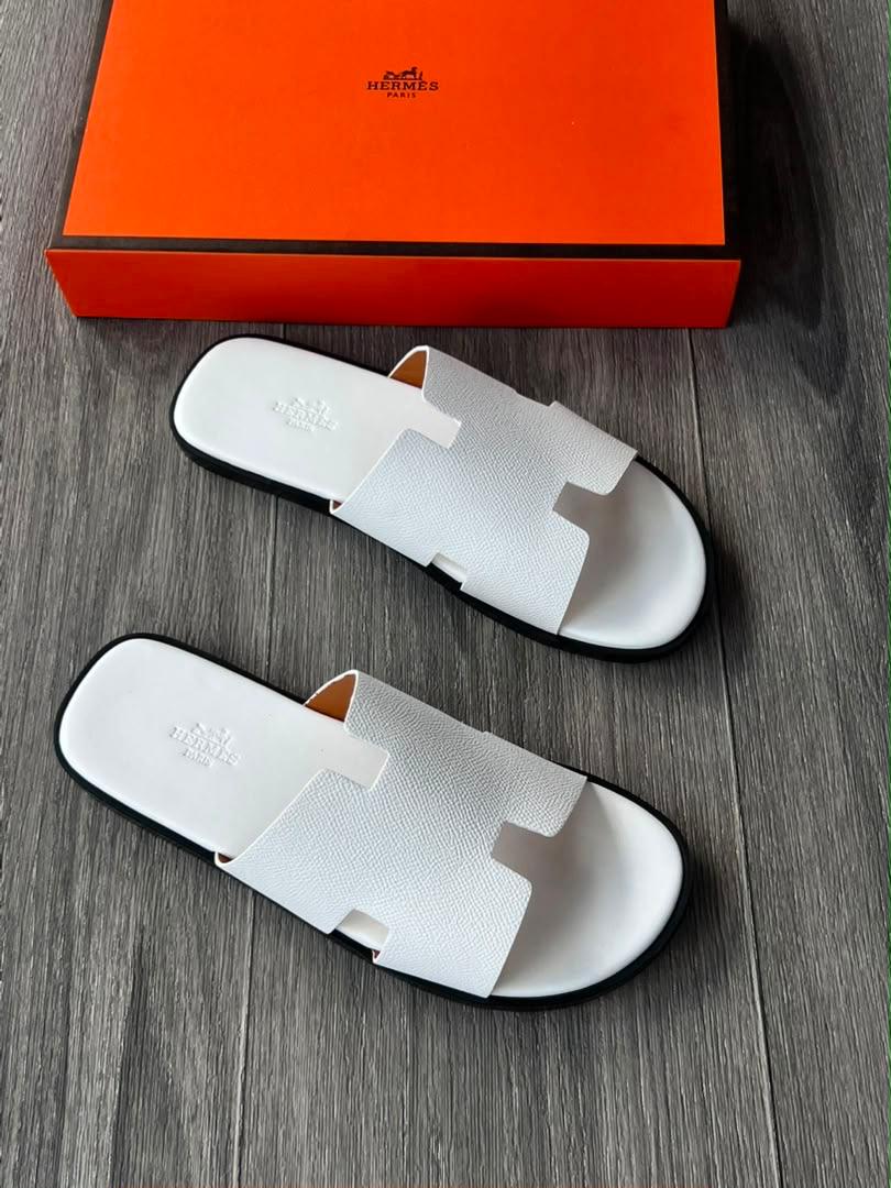 Utamkid1's tweet photo. QUALITY SENDOZ AVAILABLE🔥🔥🔥
Size : 39,40,41,42,43,44,45,46
Price 65k tu
Calls, Texts &amp; Wat’Assp 0717969170
Tunapatikana Dar Es Salaam 
Tunafanya delivery 
Tunatuma mikoa yote.
Hermes OG
#NGUO #ONLINESHOPPING #TANZANIA #ONLINESTORE #Deriverycountrywordwide https://t.co/IejNMcnIbF