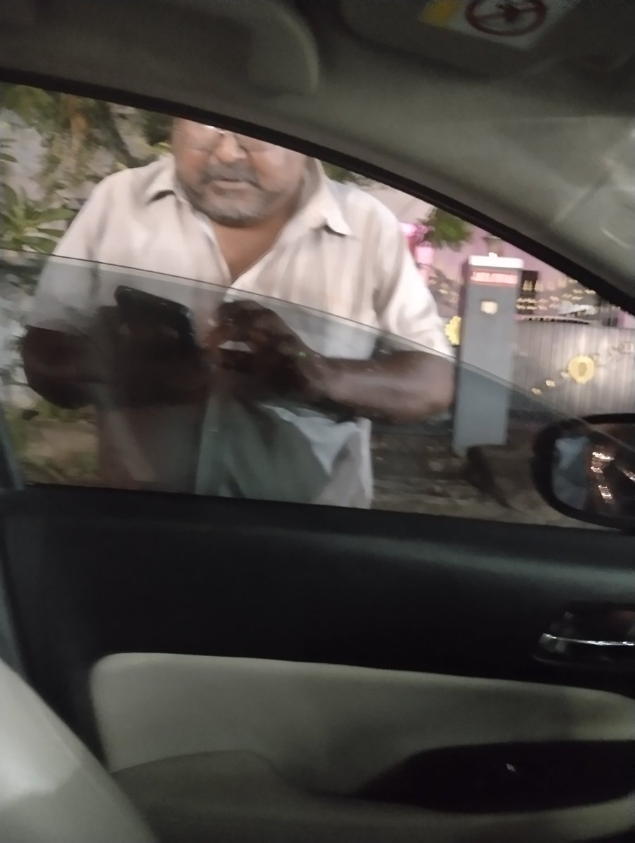 Userstuckinlimb's tweet photo. @JayantBhandari5 Clowns in comments section under here are seething. Here a pathetic beggar guy wanting money  for drinks ( claiming it's food) begging and it was nice to fool him as i didn't send the money to his account anyways. Our society is pathetic. https://t.co/65bPxchGuG